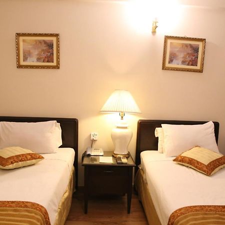 Carlton Tower Hotel Лахор Екстер'єр фото