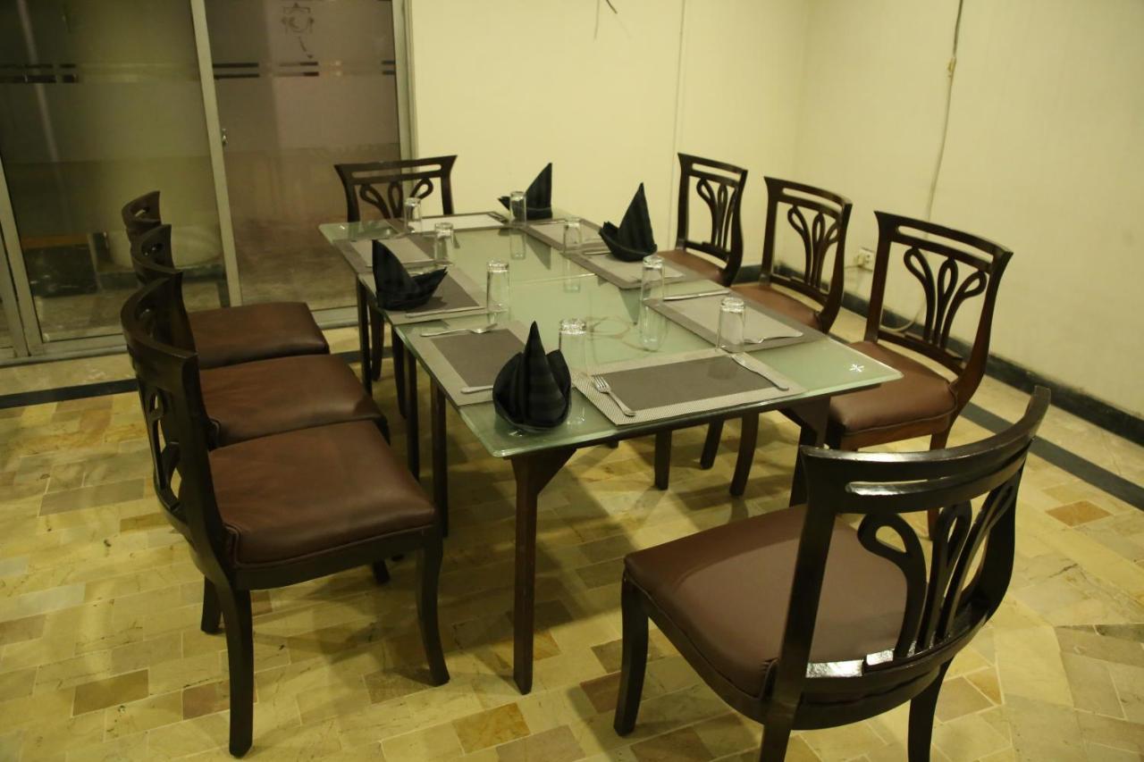 Carlton Tower Hotel Лахор Екстер'єр фото