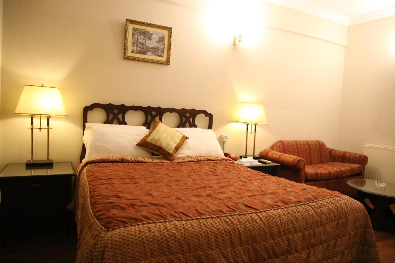 Carlton Tower Hotel Лахор Екстер'єр фото