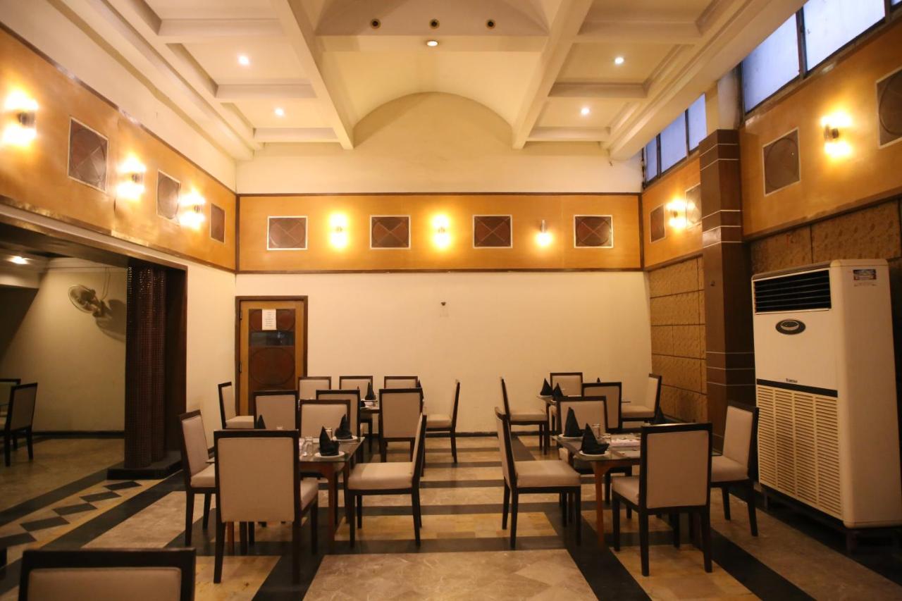 Carlton Tower Hotel Лахор Екстер'єр фото