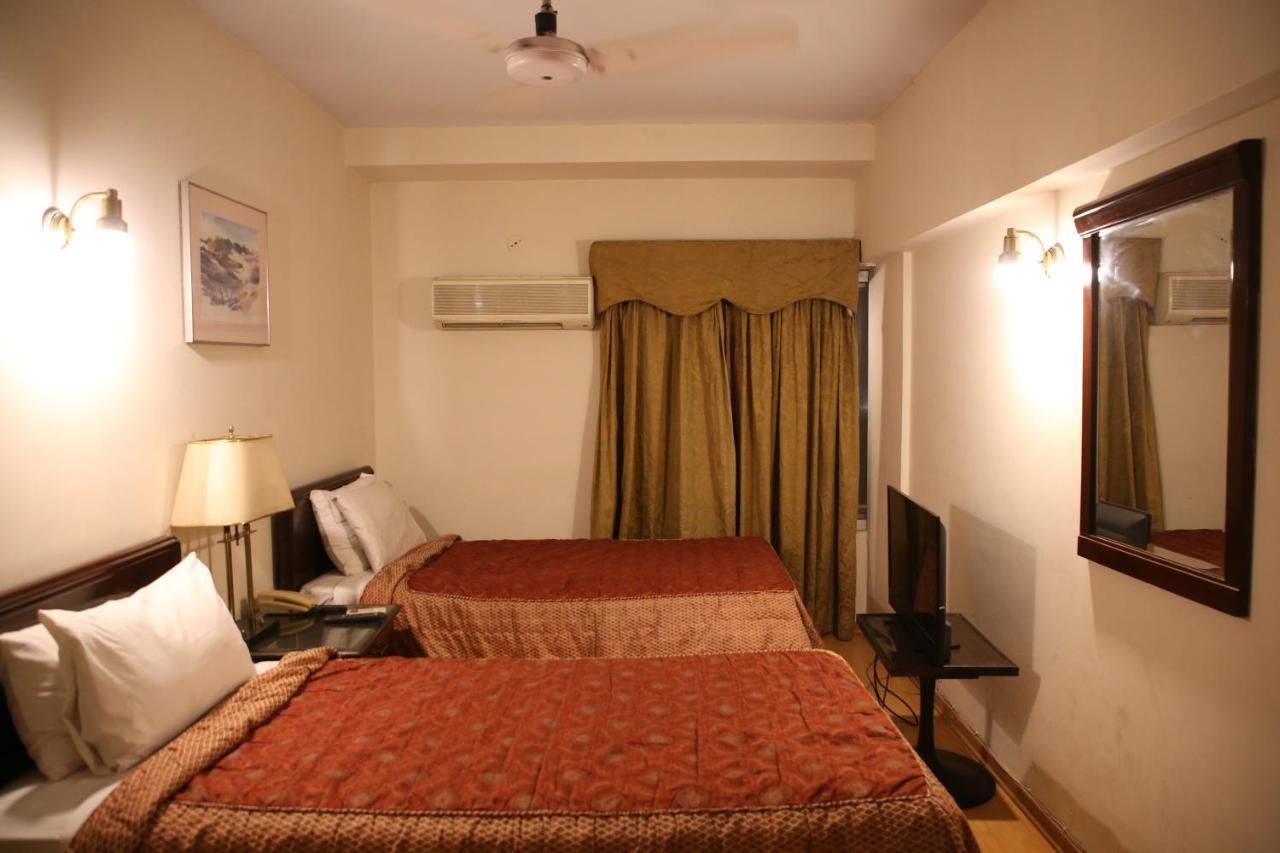 Carlton Tower Hotel Лахор Екстер'єр фото