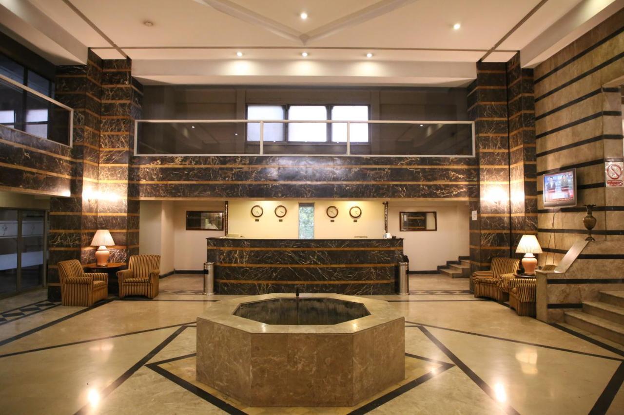 Carlton Tower Hotel Лахор Екстер'єр фото