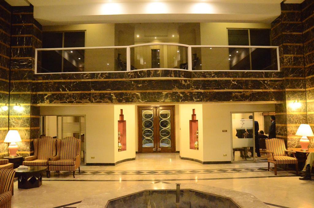 Carlton Tower Hotel Лахор Екстер'єр фото