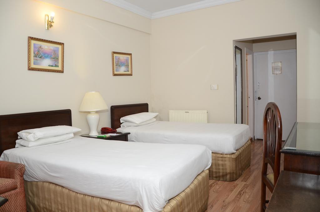 Carlton Tower Hotel Лахор Екстер'єр фото