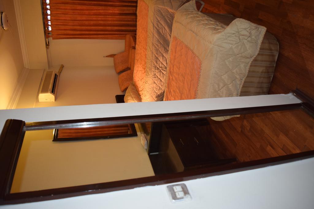 Carlton Tower Hotel Лахор Екстер'єр фото