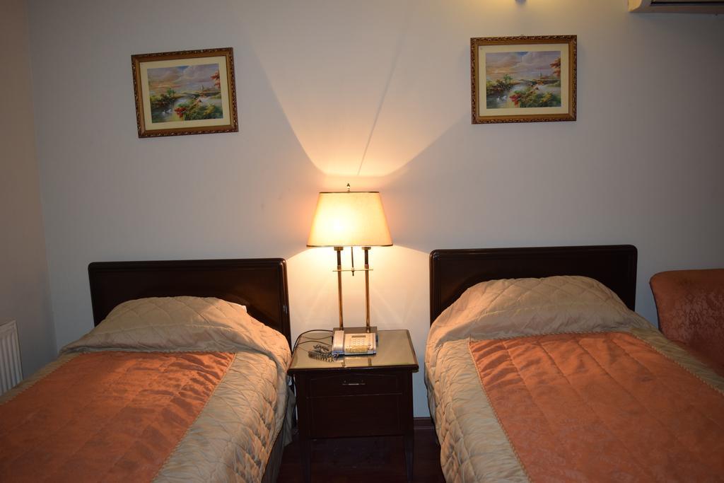 Carlton Tower Hotel Лахор Номер фото